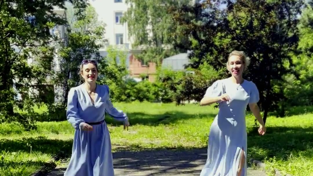 Маша и Алёна — кадр из видео, июнь 2024